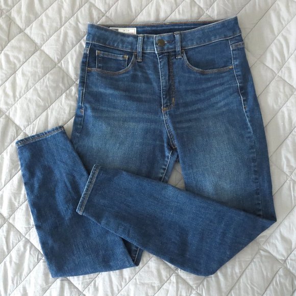 GAP Denim - GAP High Rise Universal Jegging w/ Secret Smoothing Pockets, size 28 Petite